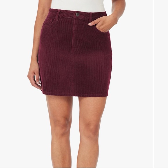 Kensie Dresses & Skirts - Kensie Jeans Women’s Corduroy High Rise Skirt - Rich Burgundy. NWT. Size 0/25